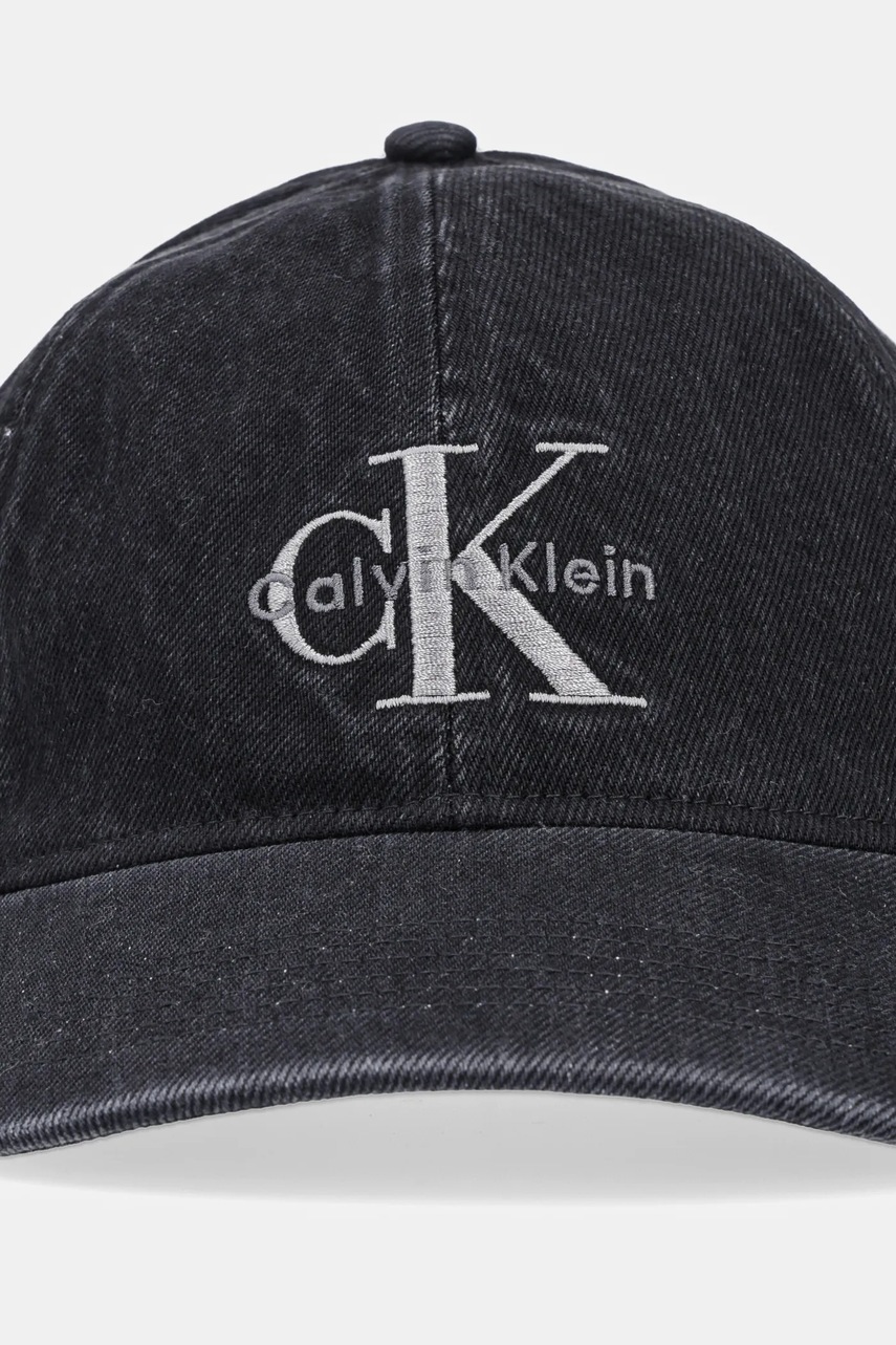 Джинсовая кепка Calvin Klein Jeans мужская цвет чёрный с аппликацией LV04G5007G Джинсовая кепка Calvin Klein Jeans мужская цвет чёрный с аппликацией LV04G5007G