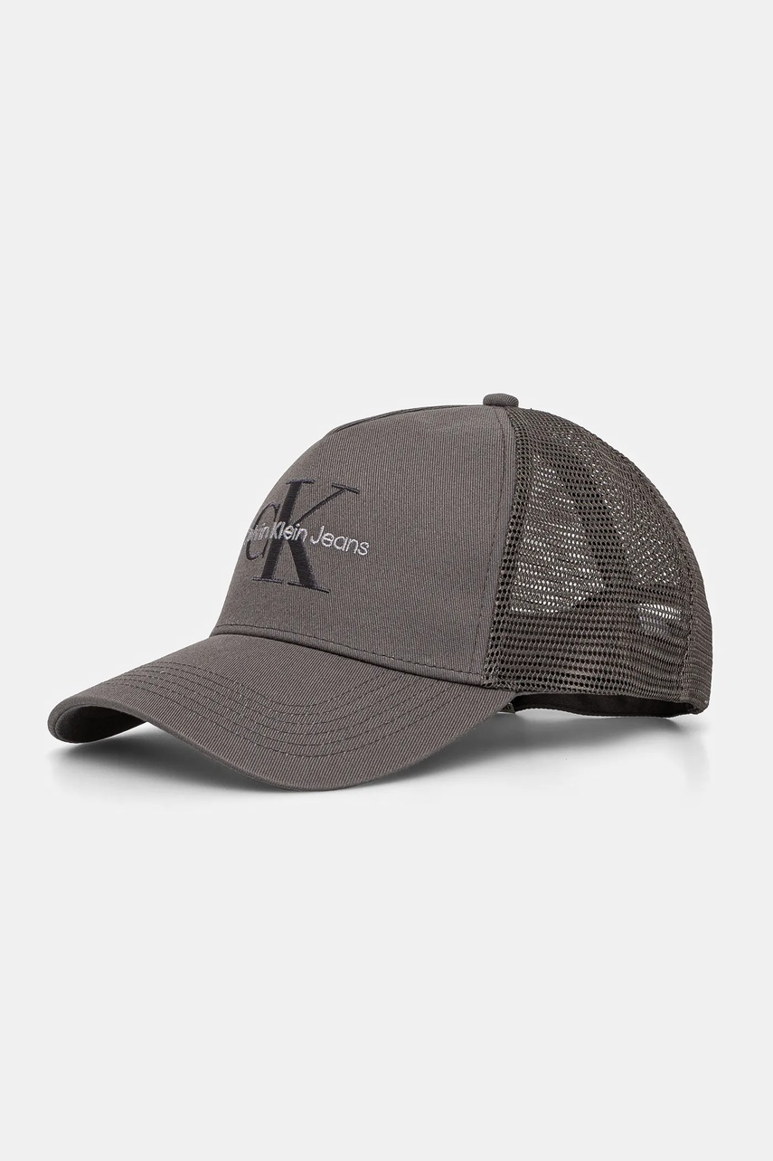 

Шапка с козирка Calvin Klein Jeans в сиво с апликация LV04G5065G, Сив
