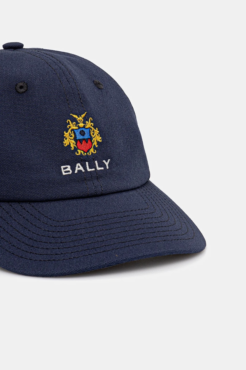 Хлопковая кепка Bally цвет синий с аппликацией MHA028 Хлопковая кепка Bally цвет синий с аппликацией MHA028