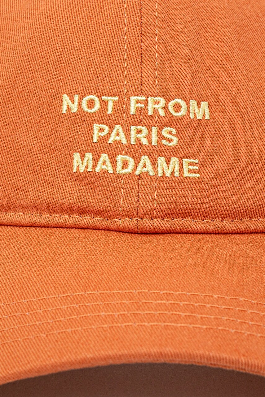 Хлопковая кепка Drôle de Monsieur La Casquette Slogan цвет оранжевый однотонная G-CP151-CO138-RT Хлопковая кепка Drôle de Monsieur La Casquette Slogan цвет оранжевый однотонная G-CP151-CO138-RT