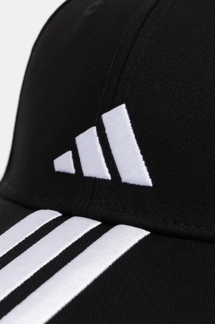 Хлопковая кепка adidas BBALL 3S CAP NL цвет чёрный с аппликацией JG1072 Хлопковая кепка adidas BBALL 3S CAP NL цвет чёрный с аппликацией JG1072