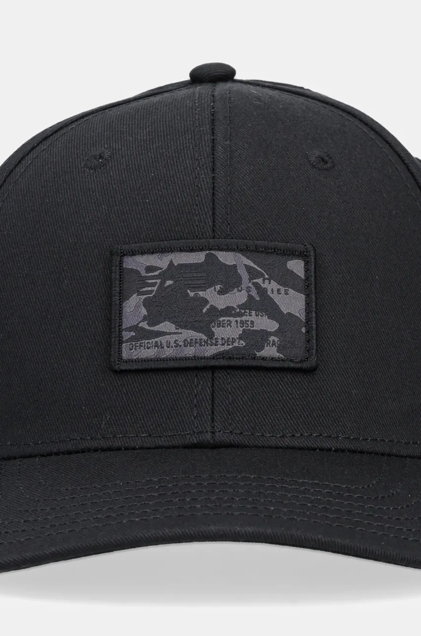Хлопковая кепка Alpha Industries Crew Camo Cap цвет чёрный с аппликацией 156903 Хлопковая кепка Alpha Industries Crew Camo Cap цвет чёрный с аппликацией 156903