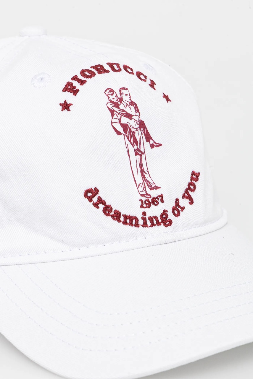 Хлопковая кепка Fiorucci White Dreaming of You Baseball Cap цвет белый с аппликацией W02SMAHA135CO01WH03 Хлопковая кепка Fiorucci White Dreaming of You Baseball Cap цвет белый с аппликацией W02SMAHA135CO01WH03