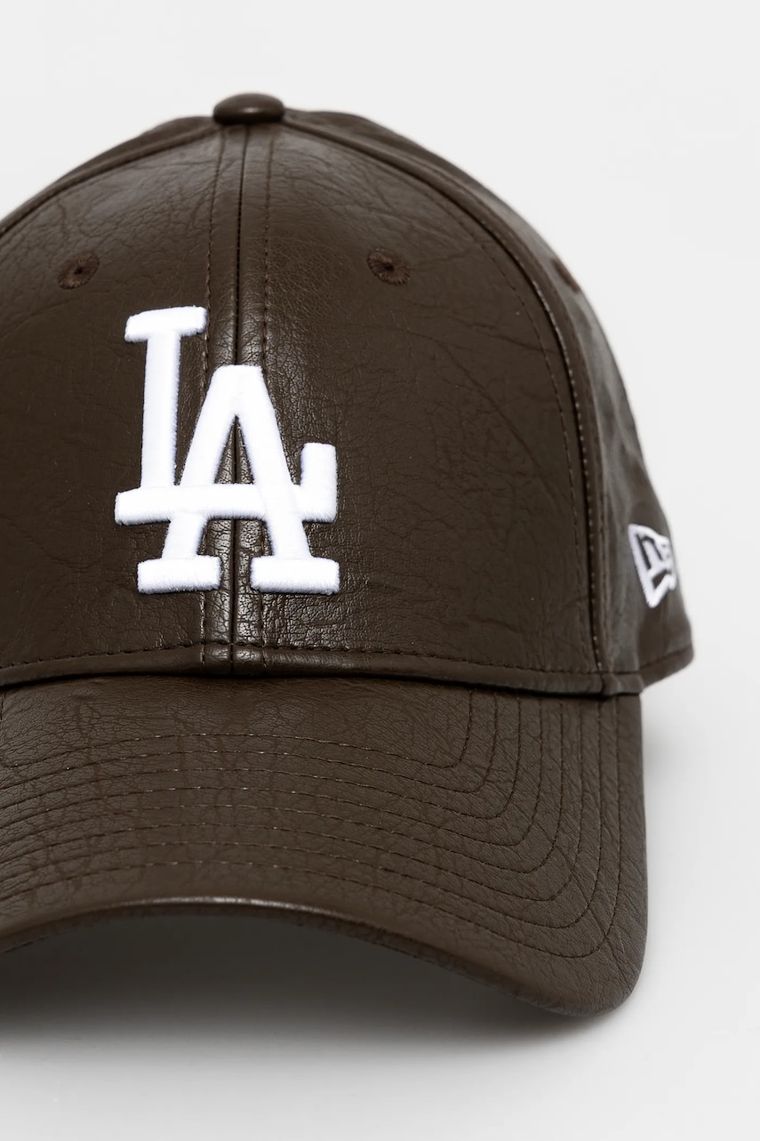 Хлопковая кепка New Era цвет коричневый с аппликацией 60595392 Хлопковая кепка New Era цвет коричневый с аппликацией 60595392