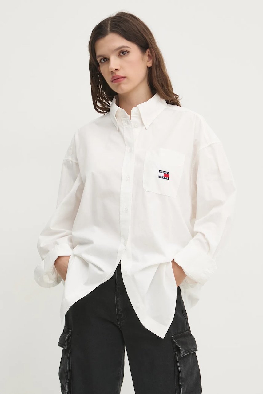 Tommy Jeans camasa din bumbac femei, culoarea alb, cu guler clasic, relaxed, DW0DW19357 Tommy Jeans camasa din bumbac femei, culoarea alb, cu guler clasic, relaxed, DW0DW19357