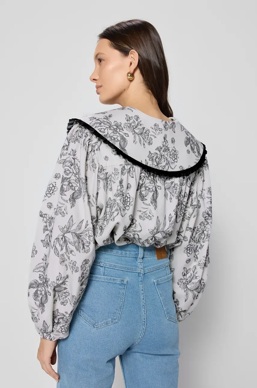 Хлопковая рубашка Bizuu BELLIANO BANDO женская цвет белый relaxed классический воротник BELLIANO_BANDO_BIAŁY_SS25 Хлопковая рубашка Bizuu BELLIANO BANDO женская цвет белый relaxed классический воротник BELLIANO_BANDO_BIAŁY_SS25
