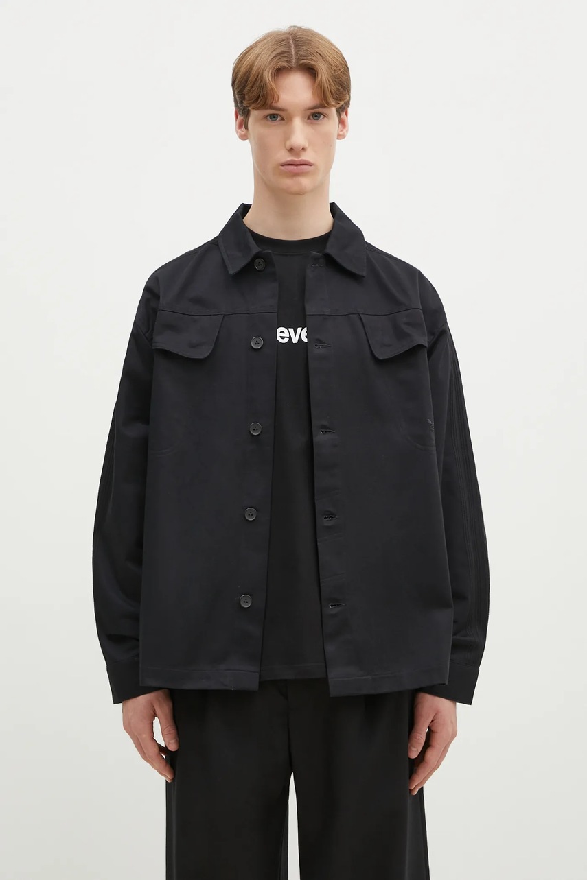Памучна риза adidas Originals Essential мъжка в черно със свободна кройка с класическа яка JC9602