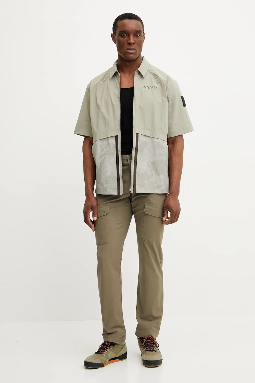 Рубашка adidas TERREX x National Geographic мужская цвет зелёный relaxed классический воротник JD5946 Рубашка adidas TERREX x National Geographic мужская цвет зелёный relaxed классический воротник JD5946