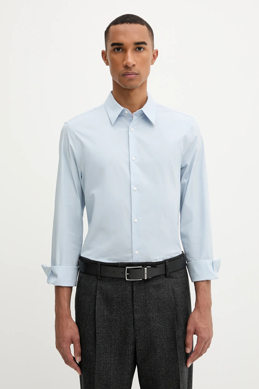 

Риза Calvin Klein в бяло с кройка по тялото с класическа яка LV04LB145G, Син