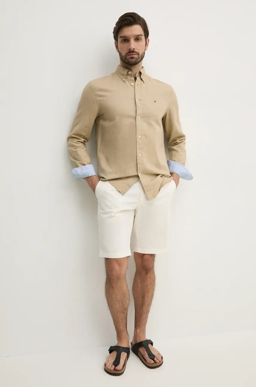 Рубашка с примесью льна Tommy Hilfiger мужская цвет бежевый regular воротник button-down MW0MW40702 Рубашка с примесью льна Tommy Hilfiger мужская цвет бежевый regular воротник button-down MW0MW40702