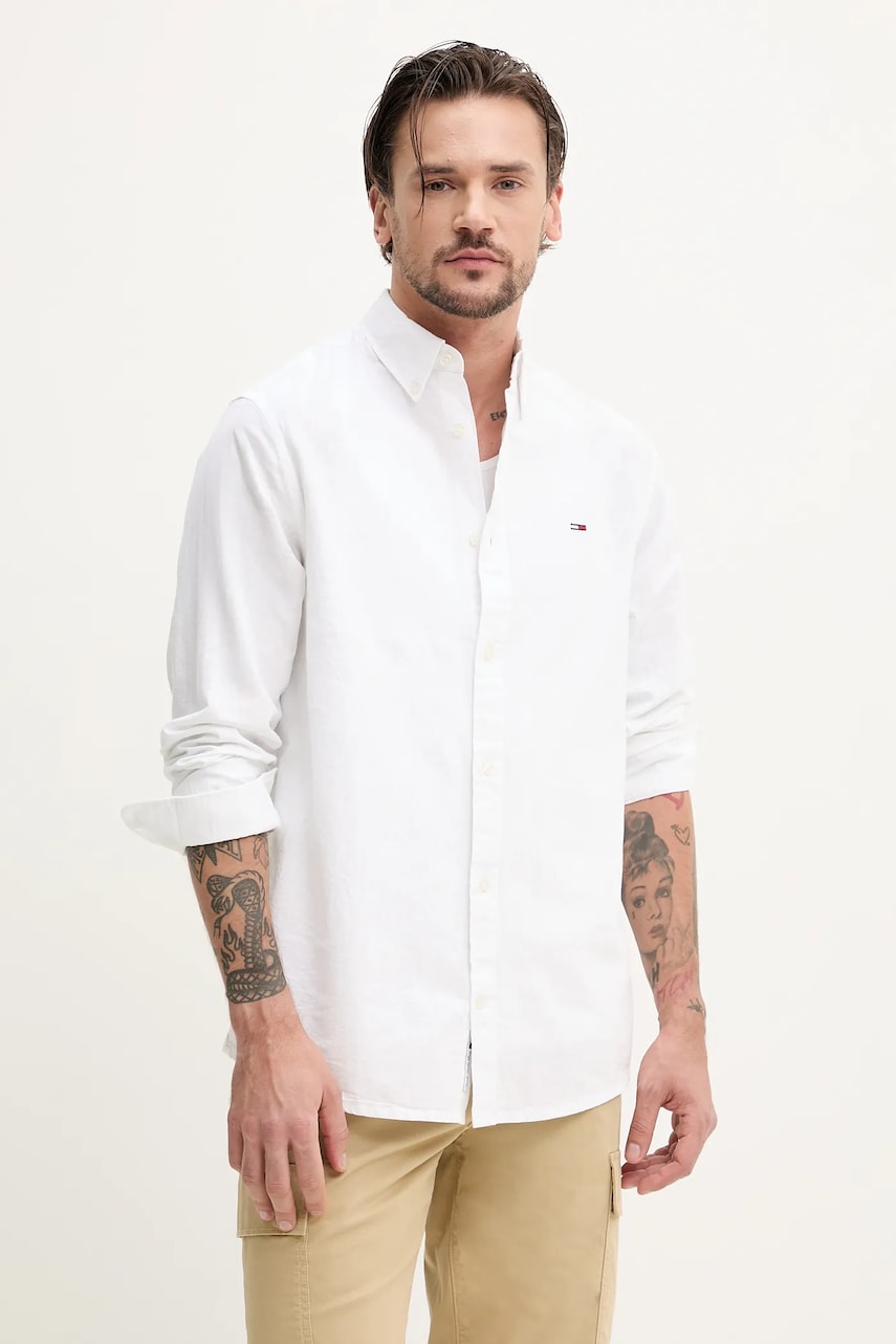 Tommy Jeans camasa barbati, culoarea alb, cu guler clasic, regular, DM0DM20875 Tommy Jeans camasa barbati, culoarea alb, cu guler clasic, regular, DM0DM20875