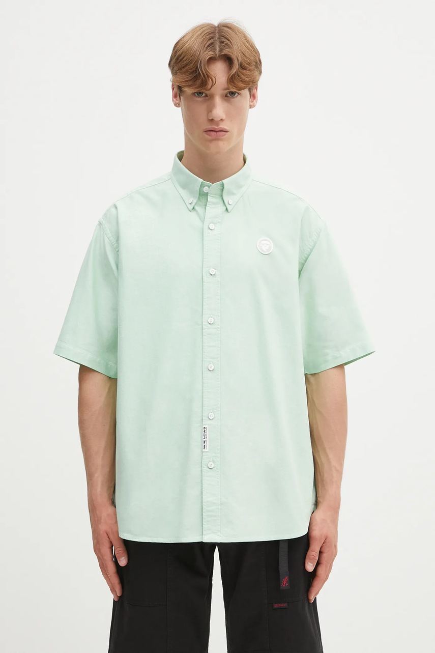 Bavlněná košile AAPE Now Short pánská, zelená barva, relaxed, s límečkem button-down, AAPSRM8516XAO