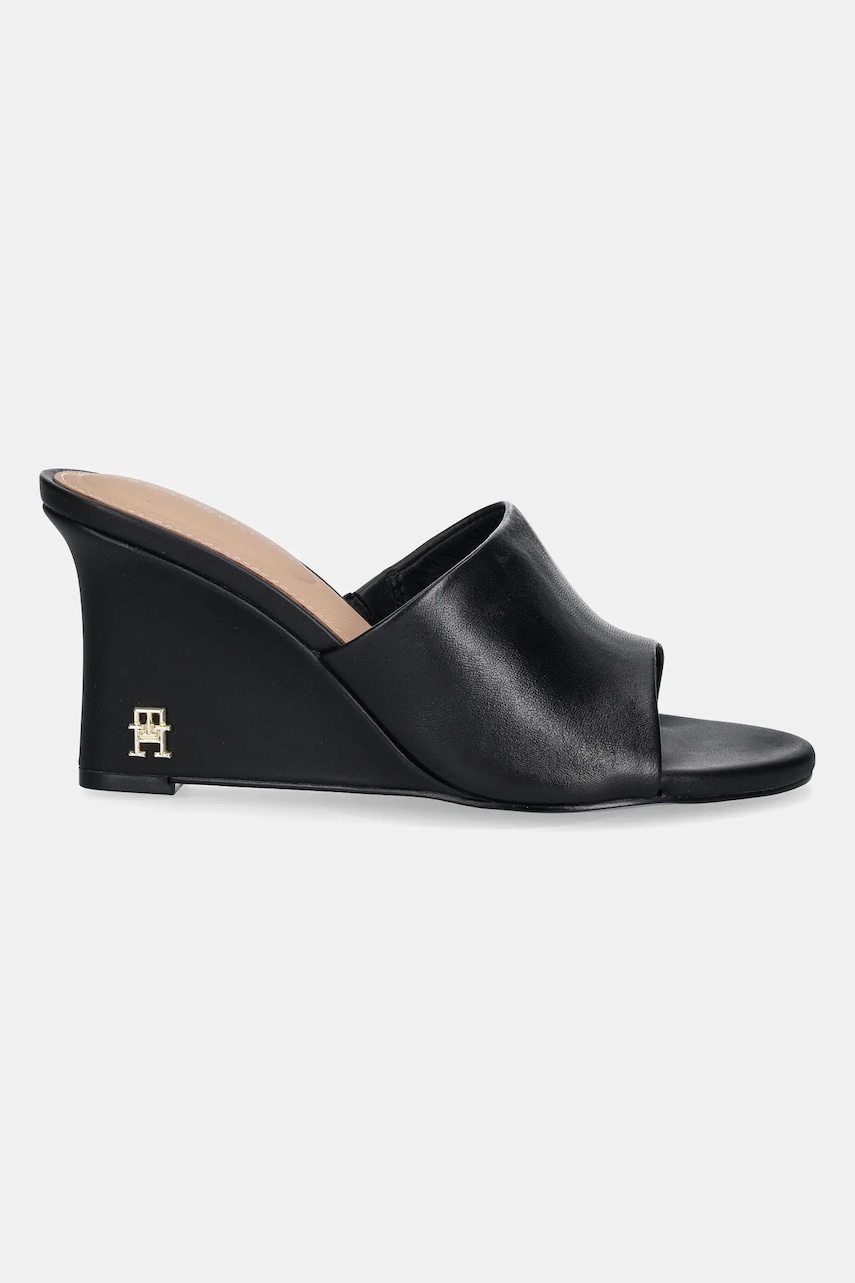 Шлепанцы Tommy Hilfiger LEATHER WEDGE MULE цвет чёрный на платформе FW0FW08418 Шлепанцы Tommy Hilfiger LEATHER WEDGE MULE цвет чёрный на платформе FW0FW08418