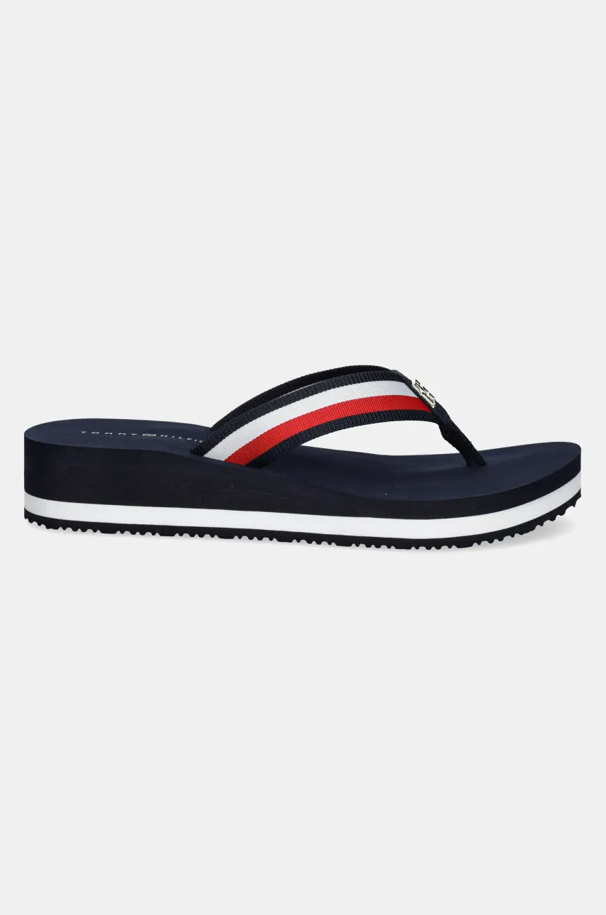 Вьетнамки Tommy Hilfiger TH CORP MID WEDGE BEACH SANDAL женские цвет синий на платформе FW0FW08517 Вьетнамки Tommy Hilfiger TH CORP MID WEDGE BEACH SANDAL женские цвет синий на платформе FW0FW08517