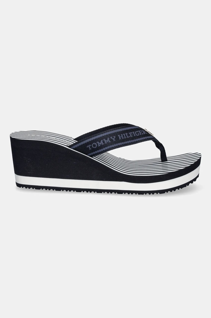 Вьетнамки Tommy Hilfiger TH STRIPES WEDGE BEACH SANDAL цвет синий на платформе FW0FW08521