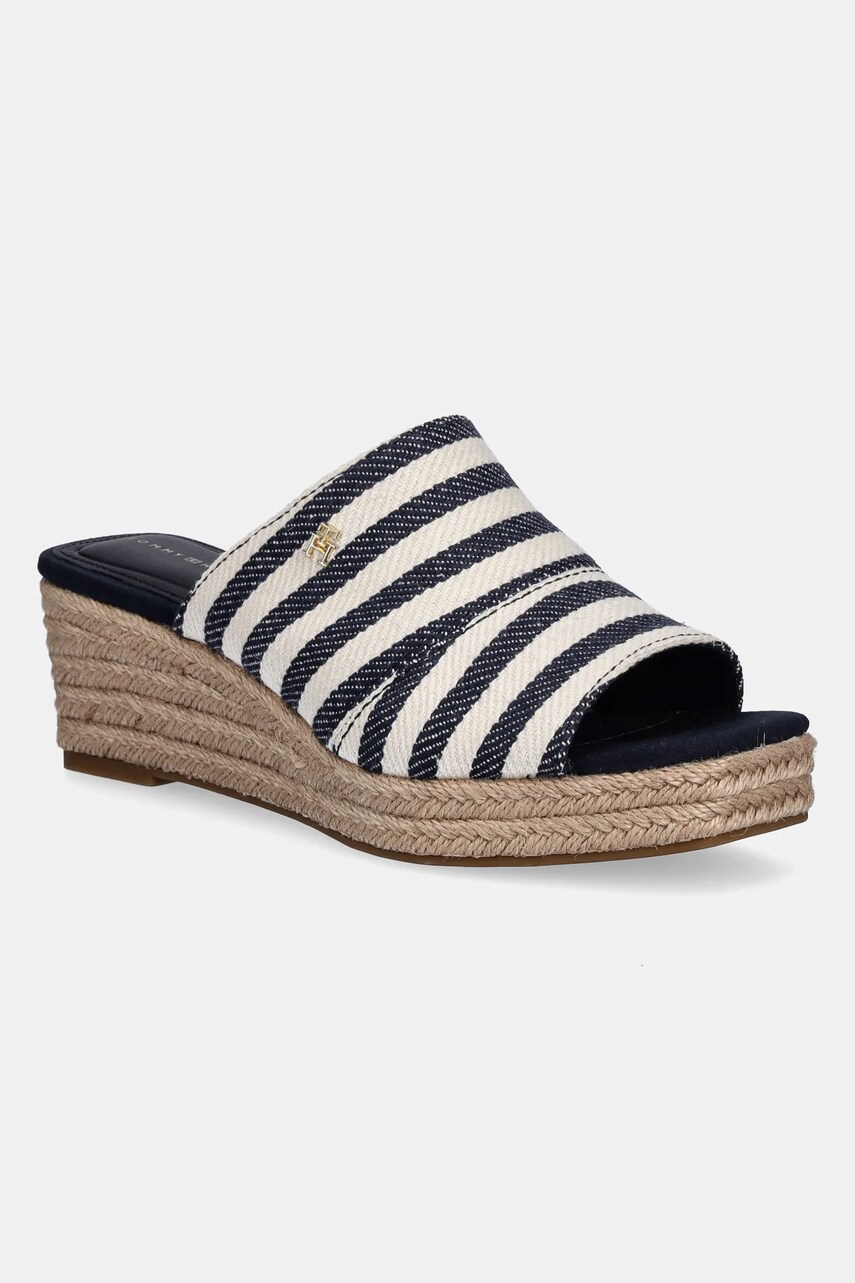Levně Pantofle Tommy Hilfiger NAUTICAL STRIPES ESPADRILLE MULE dámské, tmavomodrá barva, na klínku, FW0FW08666