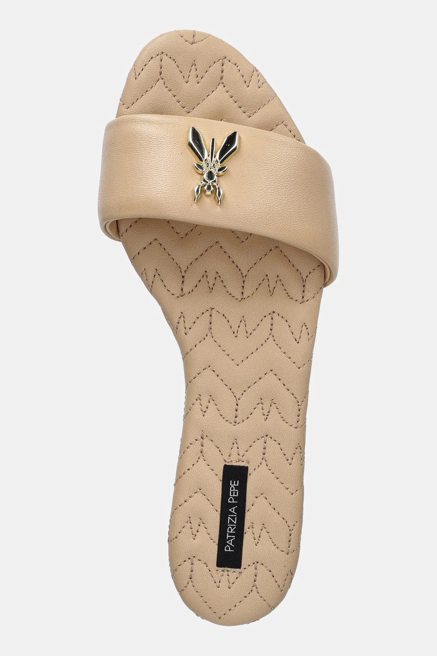Δερμάτινες παντόφλες Patrizia Pepe γυναικείες, χρώμα: μπεζ, 8X0078 L048 B824 φωτογραφία