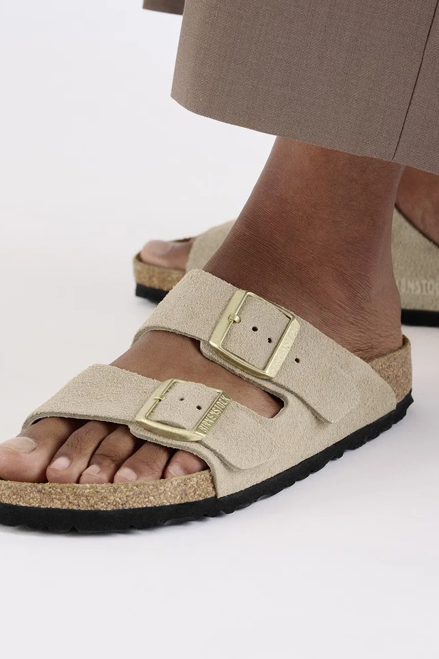 Замшеві шльопанці Birkenstock Arizona жіночі колір бежевий 1029260 
