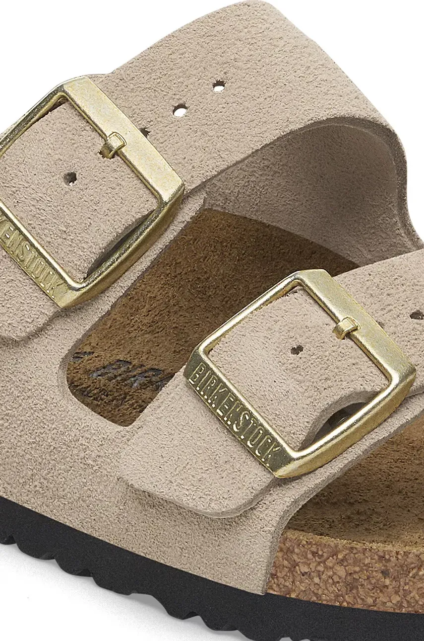 Birkenstock klapki zamszowe Arizona damskie kolor beżowy 1029260