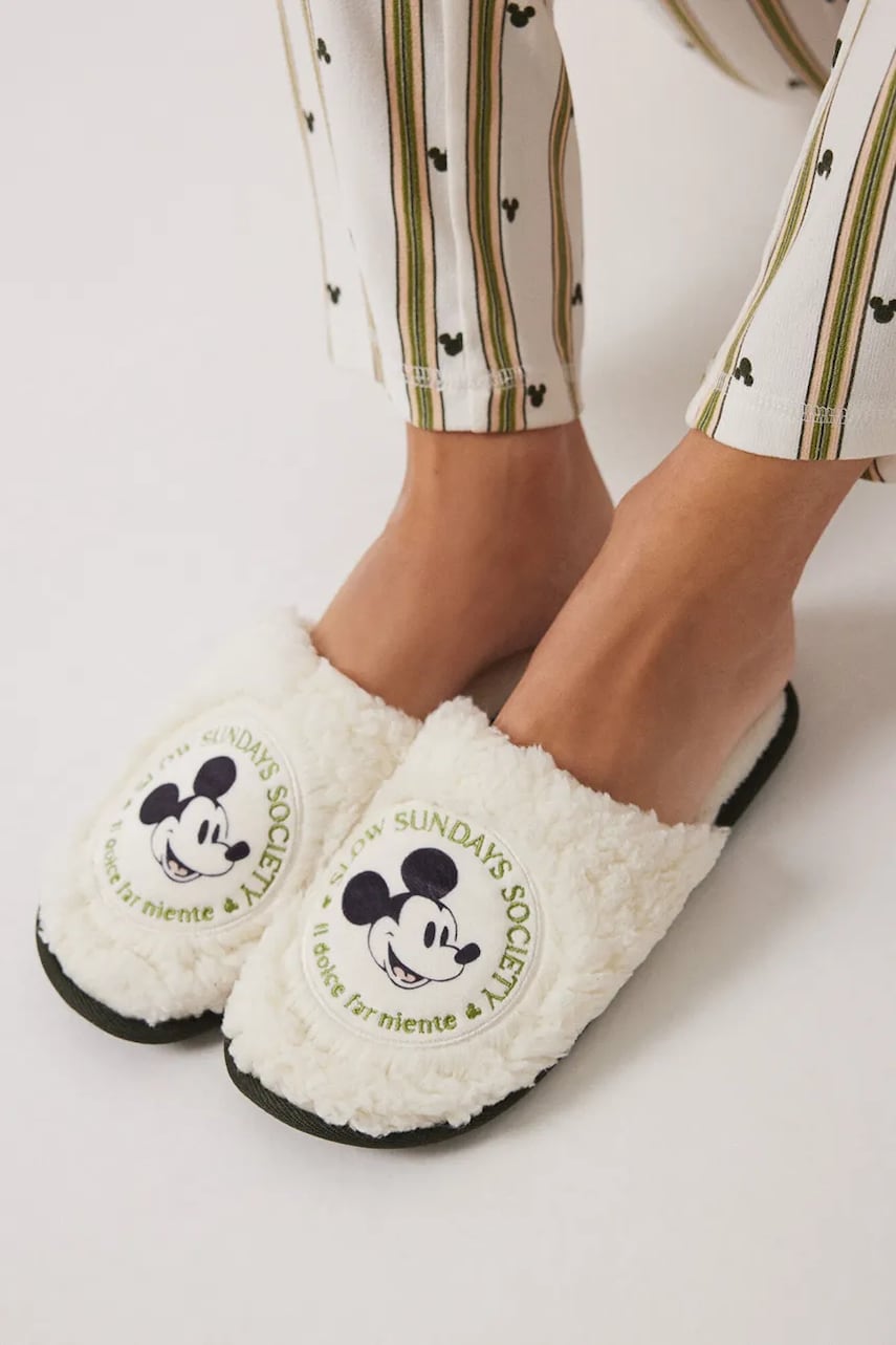 women'secret papuci de casa MICKEY MOUSE FUR HOUSE SLIPPERS culoarea bej, 4999682