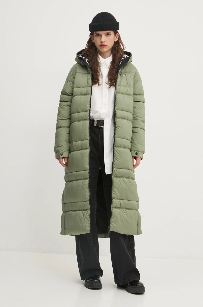 Tommy Jeans geacă femei, culoarea verde, de iarnă, oversized, DW0DW20184