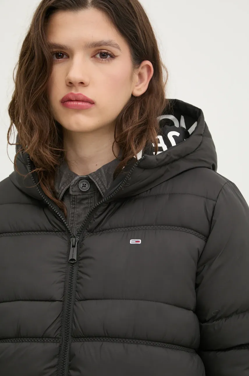 Куртка Tommy Jeans женская цвет чёрный зимняя oversize DW0DW20184 Куртка Tommy Jeans женская цвет чёрный зимняя oversize DW0DW20184