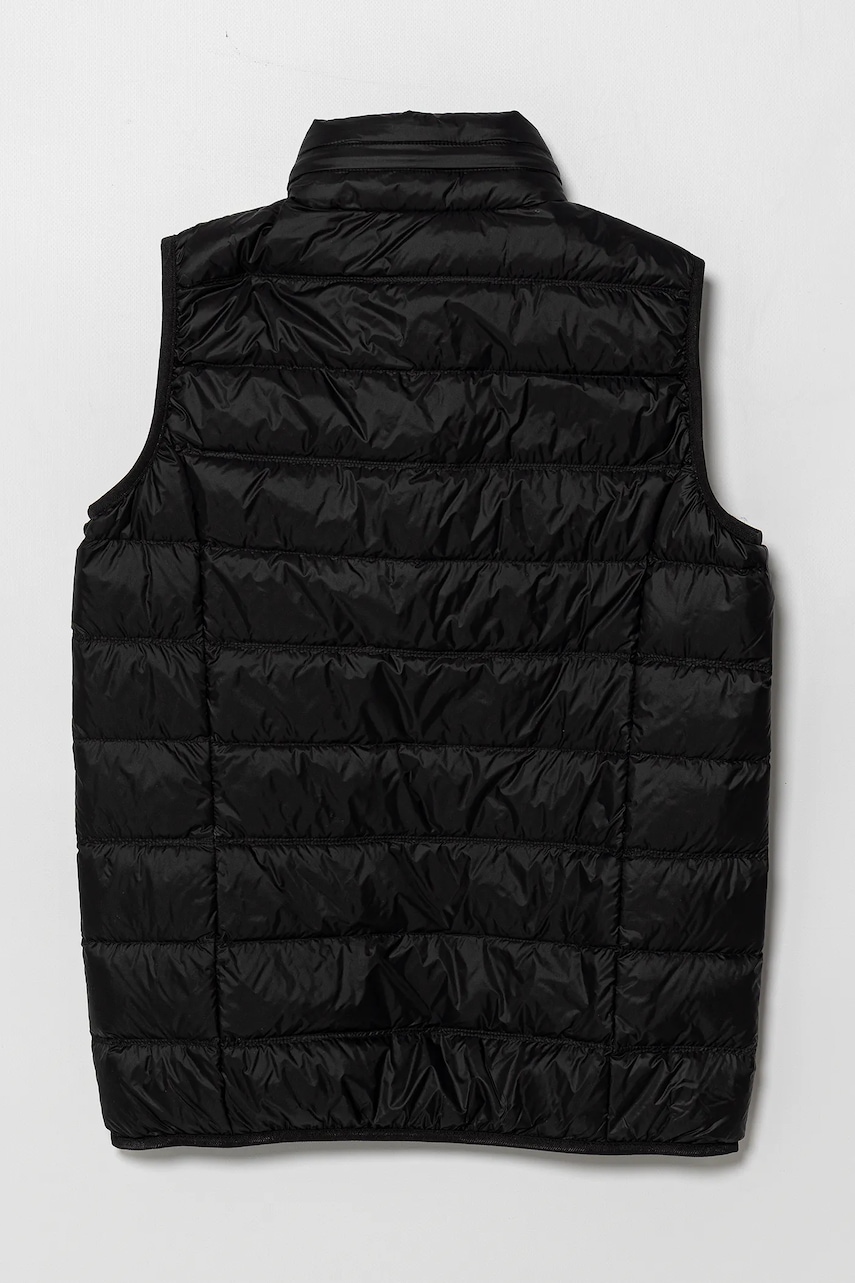 Детский пуховой безрукавник EA7 Emporio Armani цвет чёрный 7B000034 AF12477 Детский пуховой безрукавник EA7 Emporio Armani цвет чёрный 7B000034 AF12477
