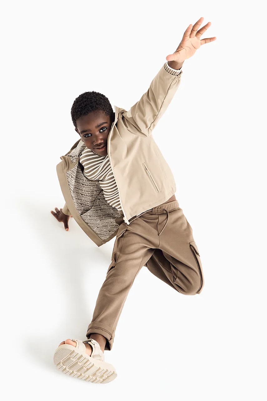 Детская куртка Emporio Armani цвет бежевый EB000199 AF13078 Детская куртка Emporio Armani цвет бежевый EB000199 AF13078
