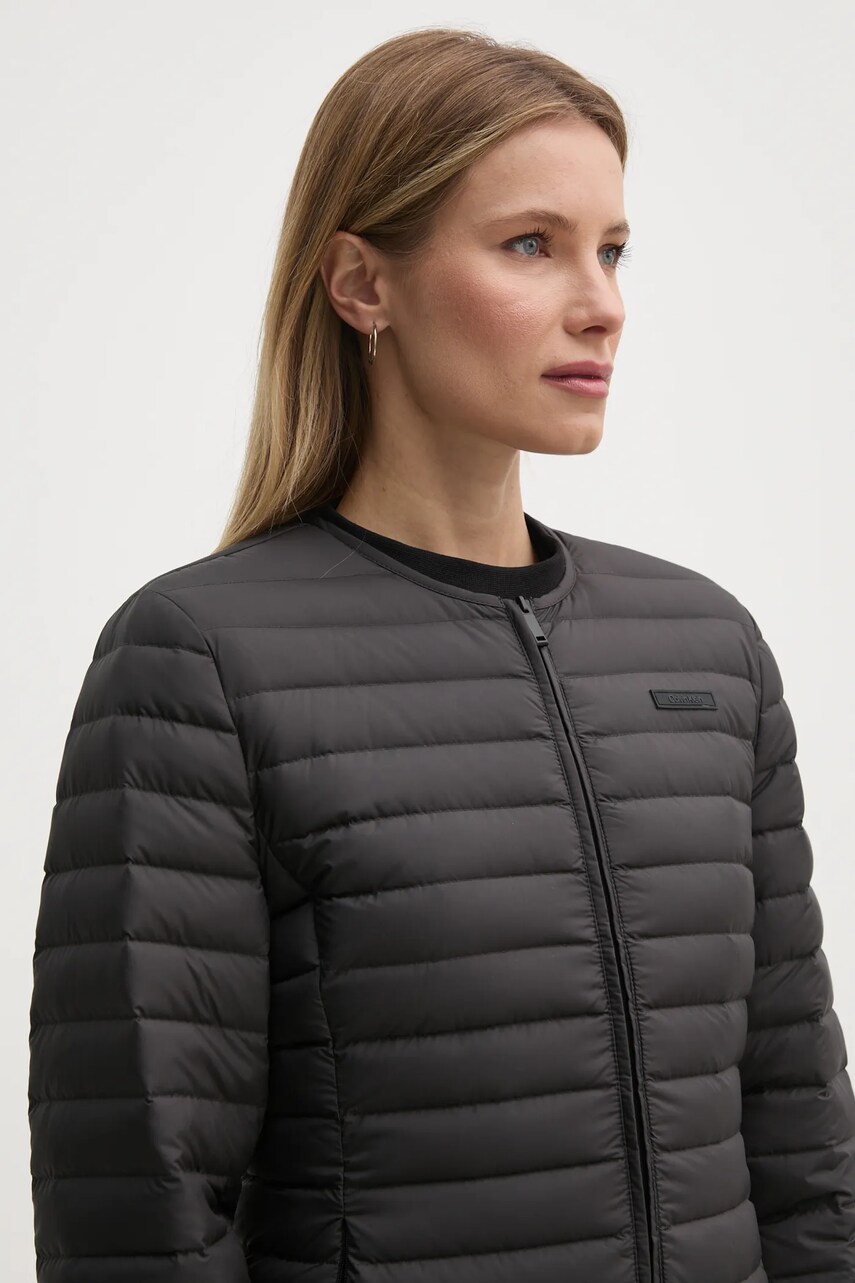 Levně Péřová bunda Calvin Klein dámská, černá barva, přechodná, K20K207823