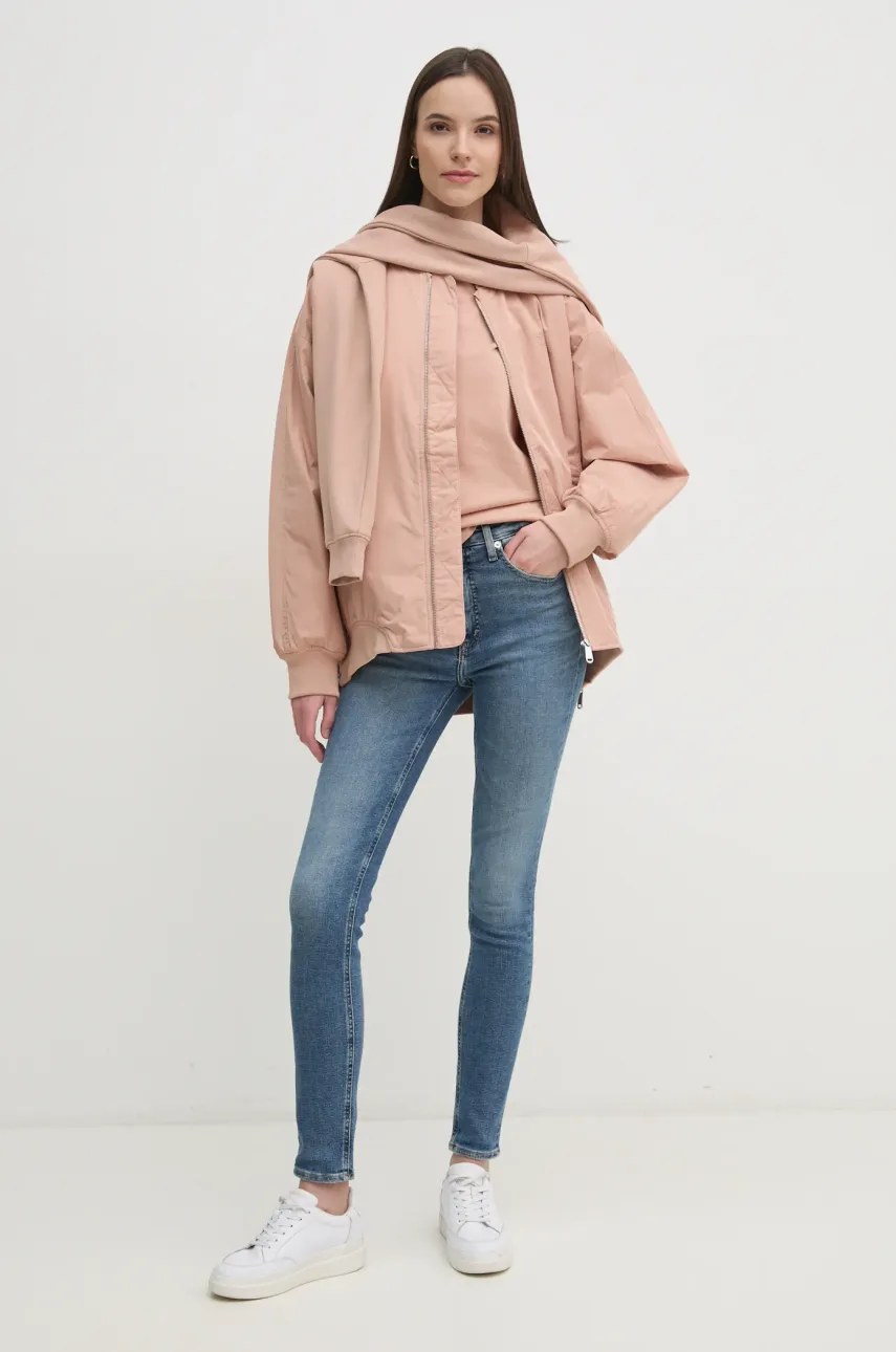 Куртка-бомбер Calvin Klein Jeans женская цвет оранжевый переходная oversize J20J224702 Куртка-бомбер Calvin Klein Jeans женская цвет оранжевый переходная oversize J20J224702
