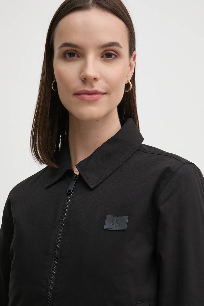 Куртка Calvin Klein Jeans жіноча колір чорний перехідна J20J224703 