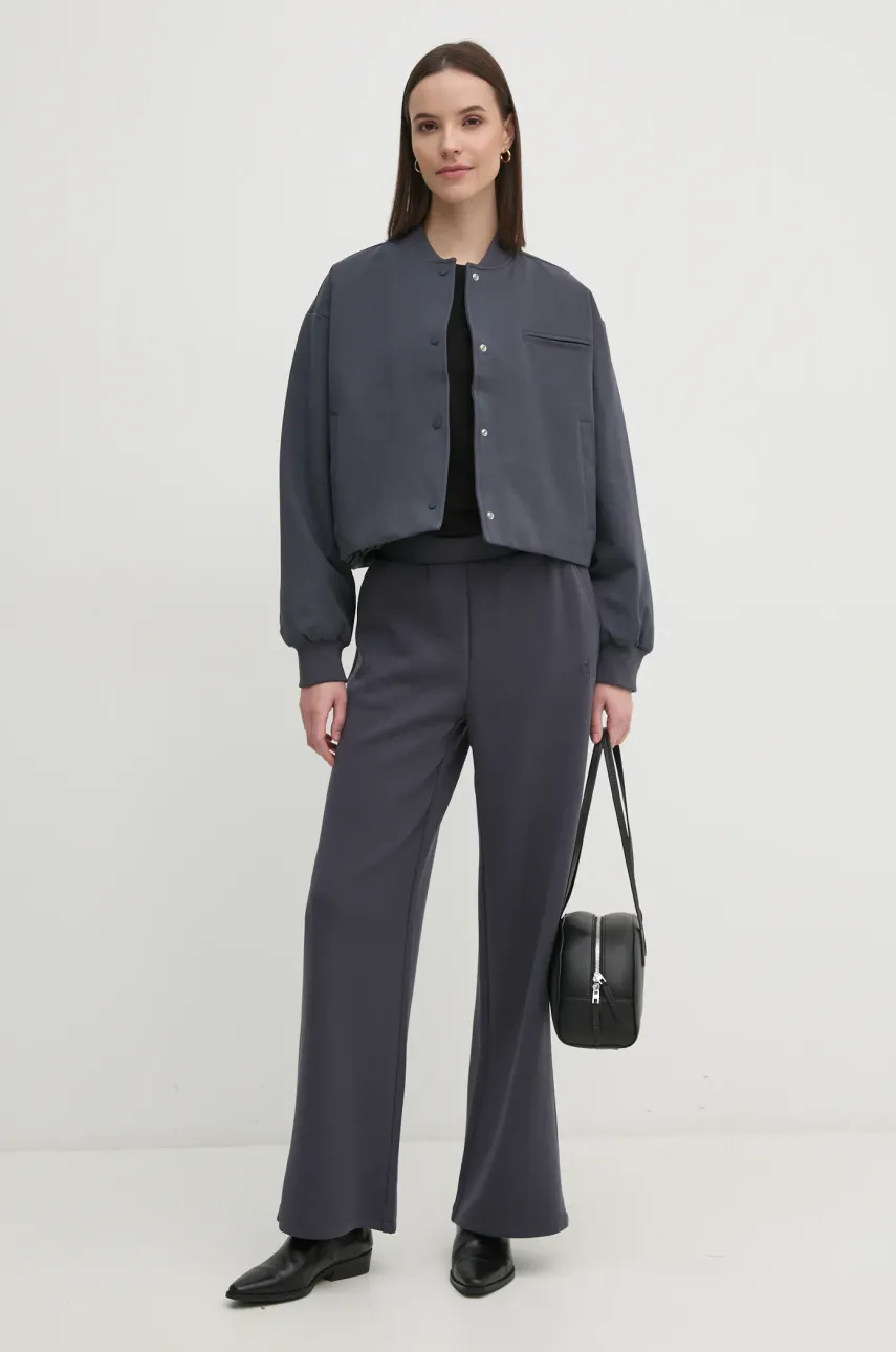 Куртка Calvin Klein Jeans женская цвет серый переходная oversize J20J224970 Куртка Calvin Klein Jeans женская цвет серый переходная oversize J20J224970