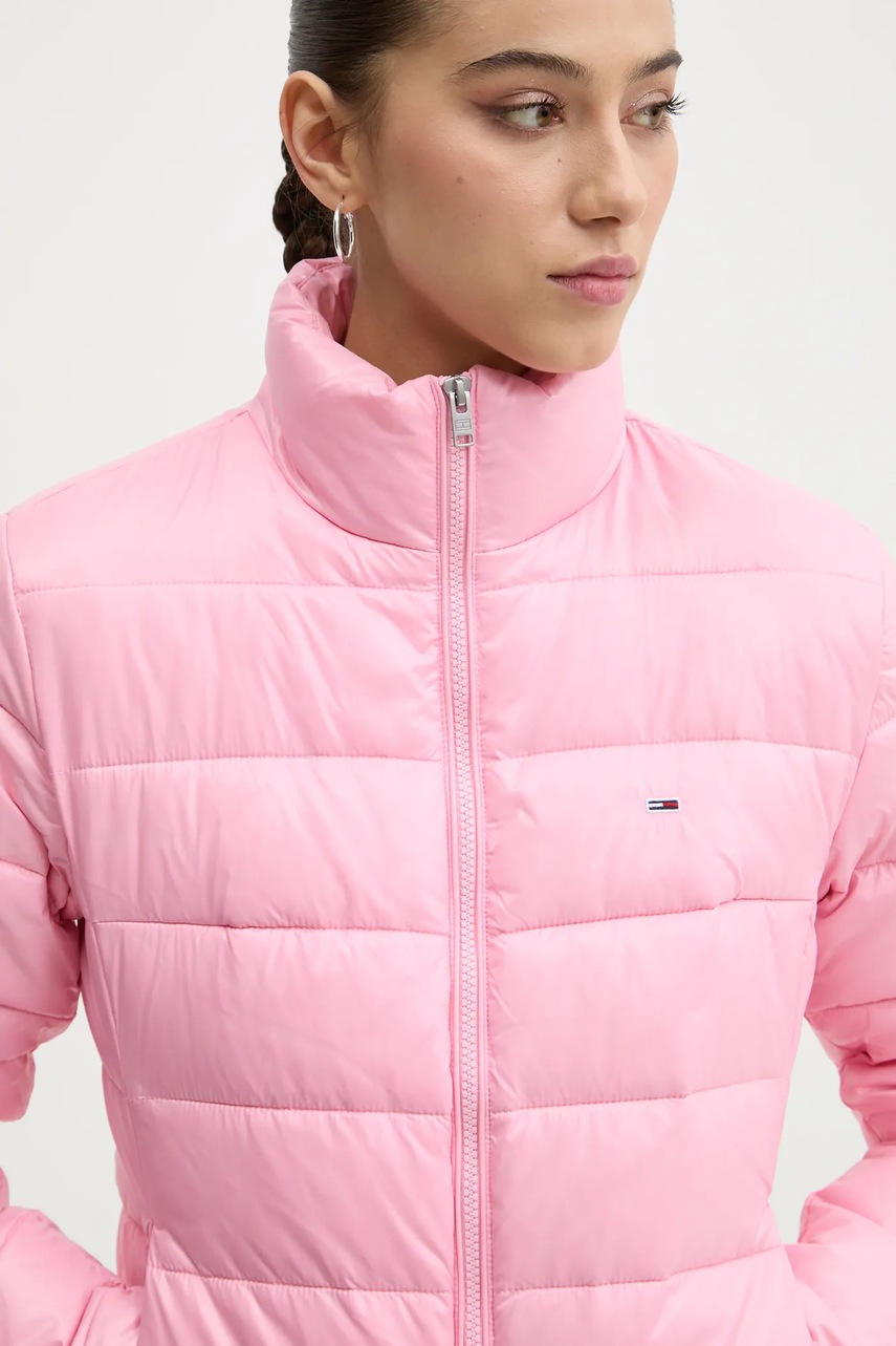 Куртка Tommy Jeans жіноча колір рожевий зимова DW0DW19312 