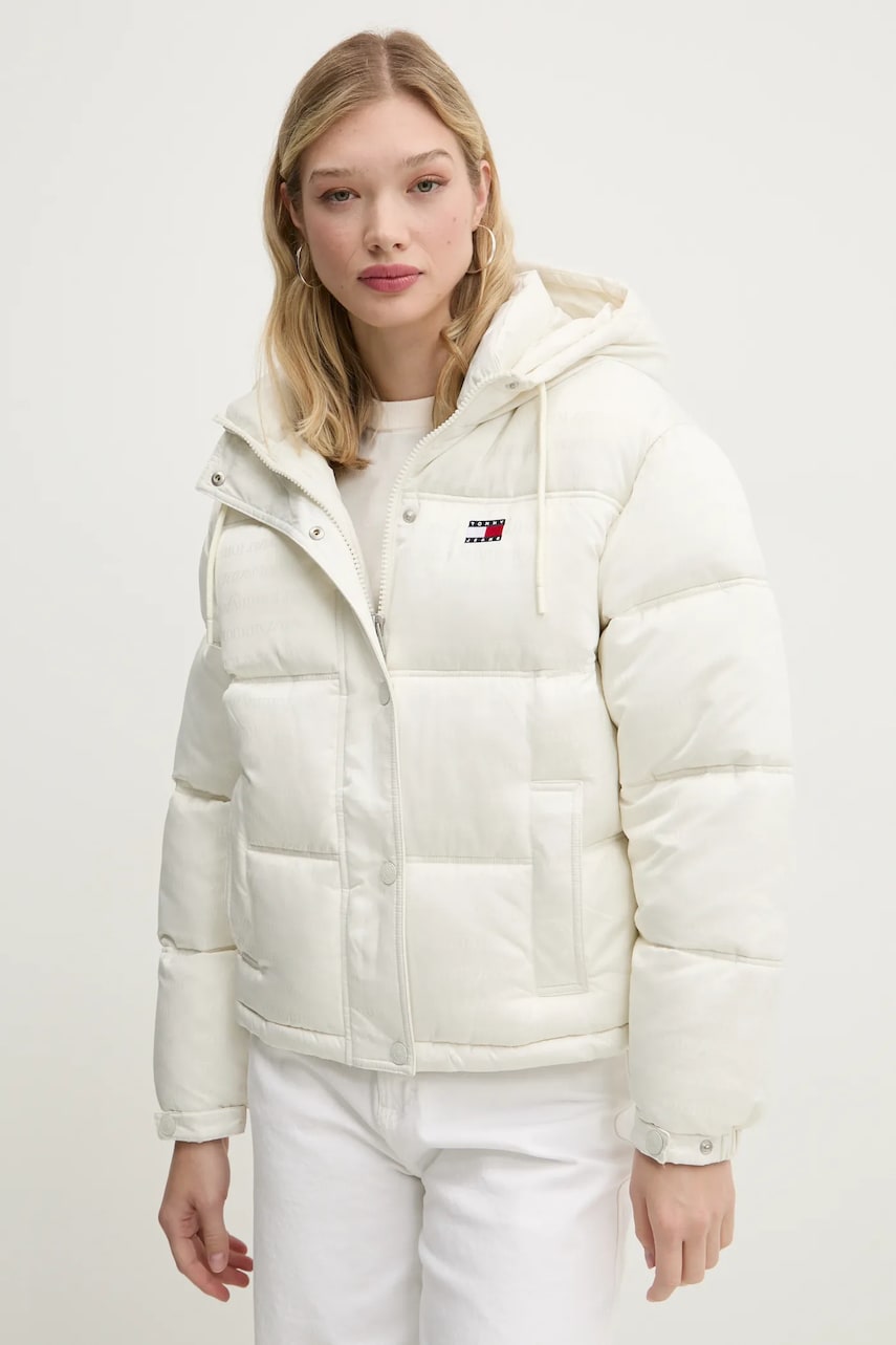Tommy Jeans geaca femei, culoarea bej, de iarna, oversize, DW0DW19314 Tommy Jeans geaca femei, culoarea bej, de iarna, oversize, DW0DW19314