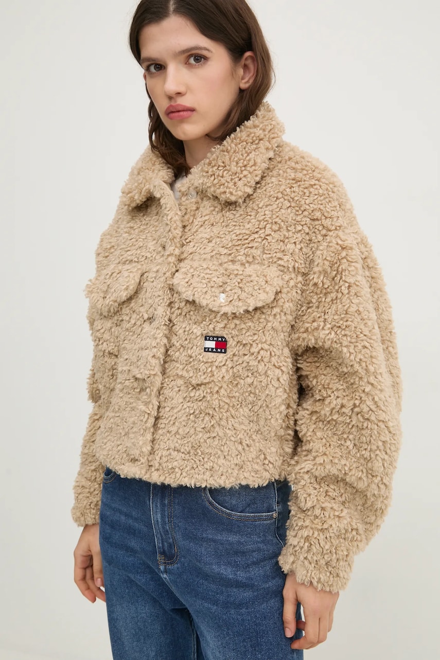 Tommy Jeans geacă femei, culoarea bej, de tranziție, oversized, DW0DW19905 Tommy Jeans geacă femei, culoarea bej, de tranziție, oversized, DW0DW19905