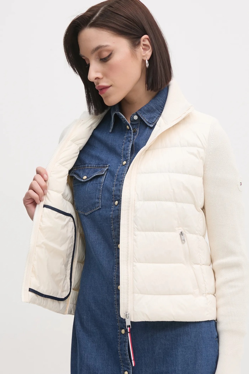 Куртка Tommy Hilfiger жіноча колір бежевий перехідна WW0WW43771 