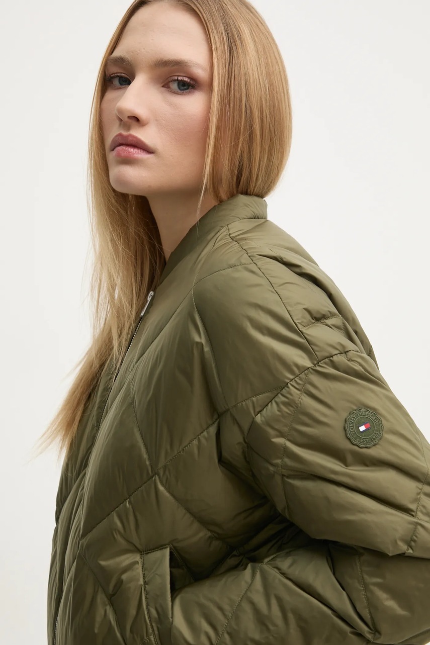 Пухова куртка Tommy Hilfiger жіноча колір зелений перехідна oversize WW0WW44342 