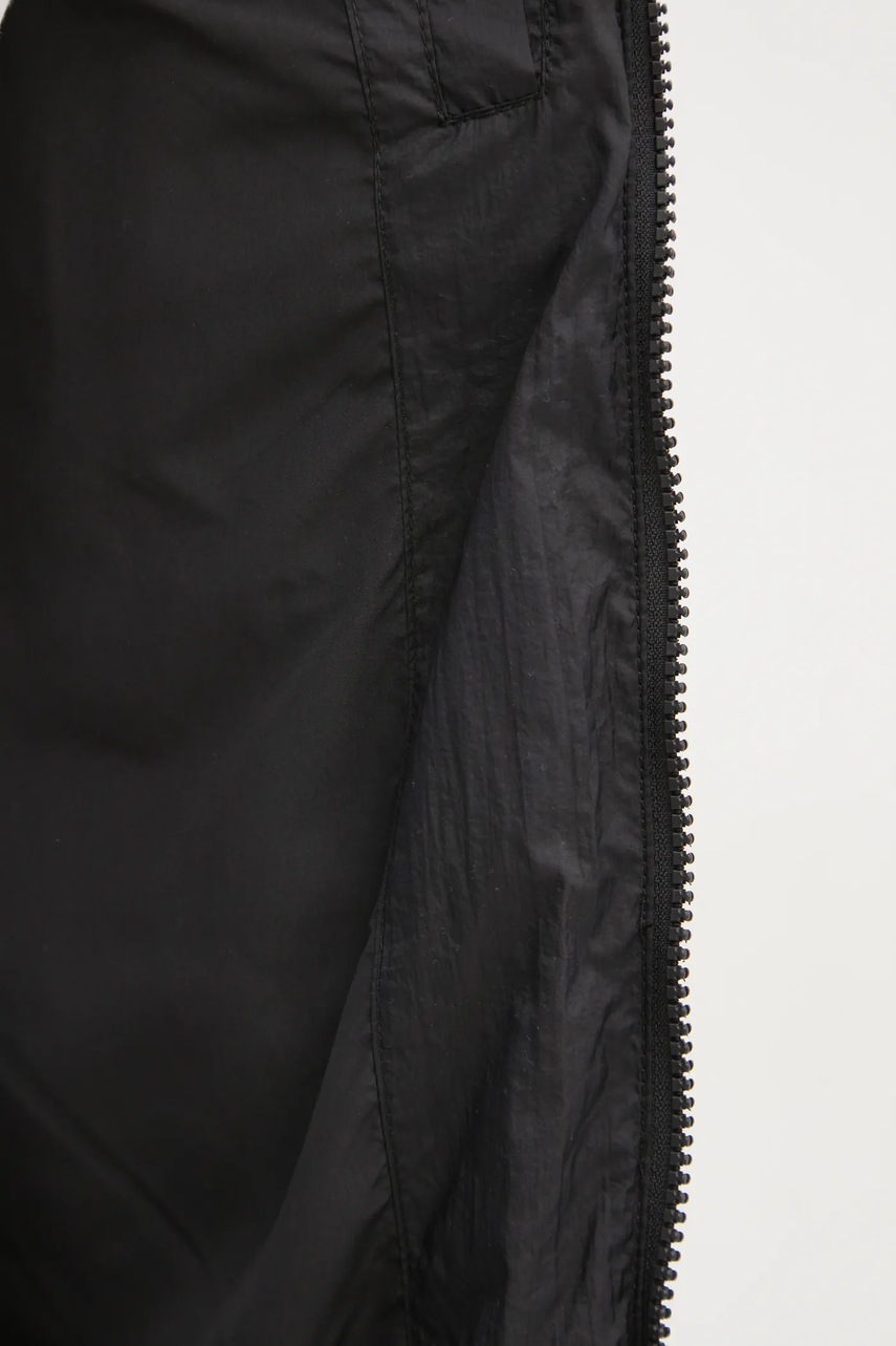 Куртка Karl Lagerfeld жіноча колір чорний зимова 246W1514 