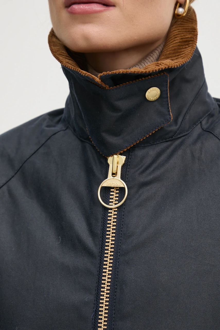 Куртка Barbour жіноча колір синій перехідна LWX1447NY71 