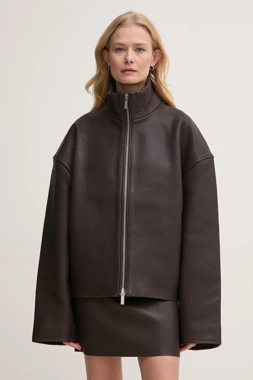 Levně Kožená bunda Remain dámská, hnědá barva, přechodná, oversize, 502393575