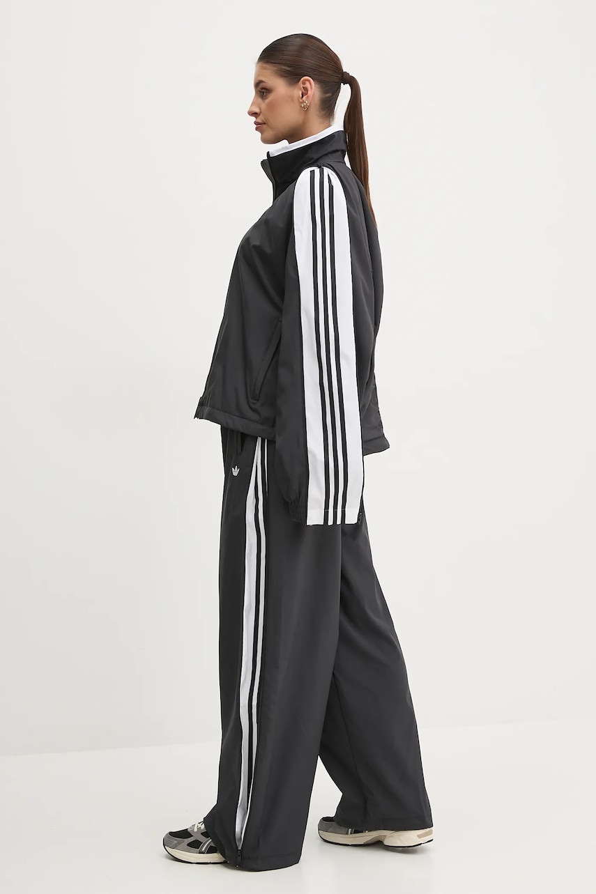 Куртка adidas Originals WOVEN TT ZIP цвет чёрный переходная oversize JX9204 Куртка adidas Originals WOVEN TT ZIP цвет чёрный переходная oversize JX9204