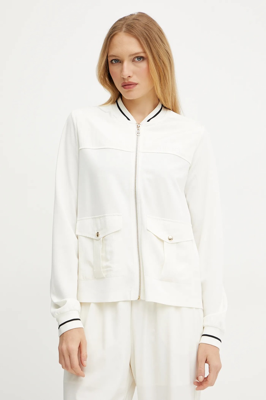 

Яке Liu Jo, Бял