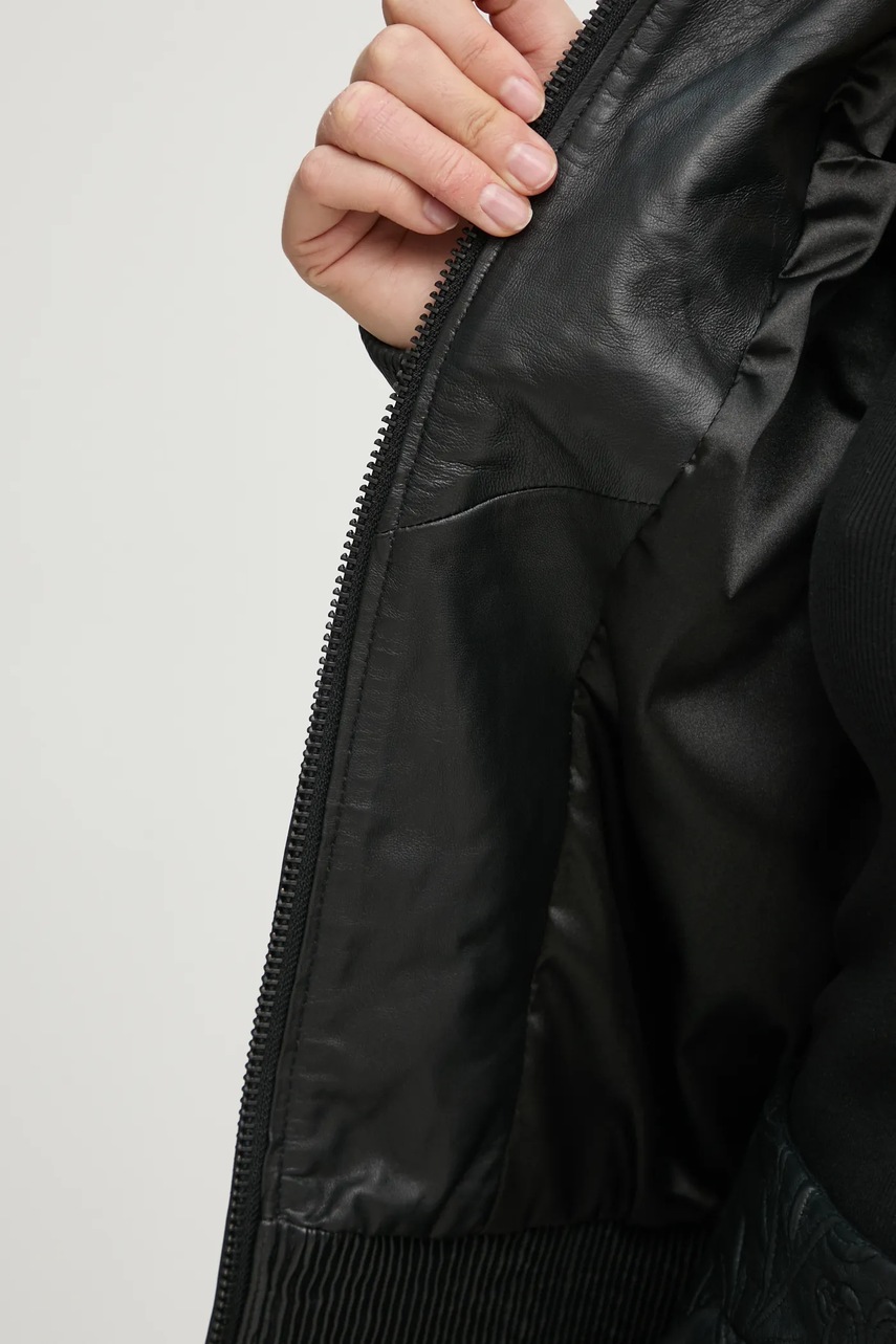 Δερμάτινο μπουφάν bomber MUNTHE FERRIL χρώμα: μαύρο, 251151525105 φωτογραφία