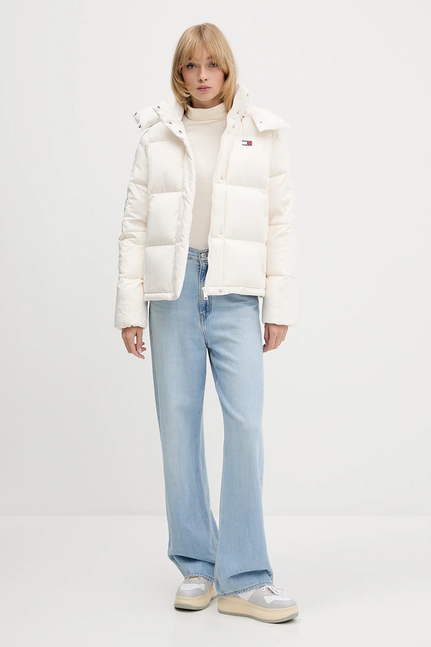 Пуховая куртка Tommy Jeans цвет бежевый зимняя DW0DW21623 Пуховая куртка Tommy Jeans цвет бежевый зимняя DW0DW21623