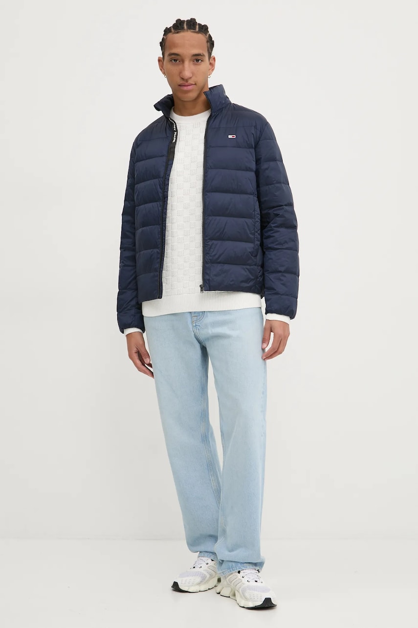 Пуховая куртка Tommy Jeans мужская цвет синий переходная DM0DM20658 Пуховая куртка Tommy Jeans мужская цвет синий переходная DM0DM20658