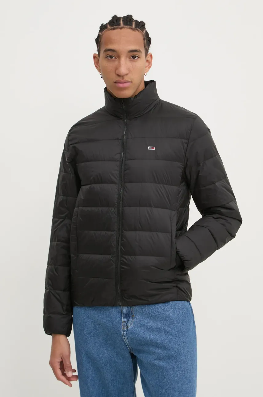 Péřová bunda Tommy Jeans pánská, černá barva, přechodná, DM0DM20658