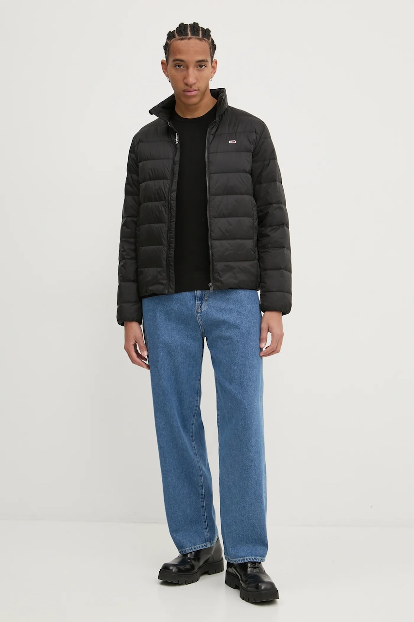 Пуховая куртка Tommy Jeans мужская цвет чёрный переходная DM0DM20658 Пуховая куртка Tommy Jeans мужская цвет чёрный переходная DM0DM20658