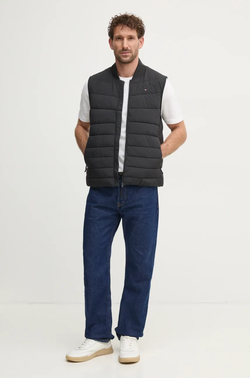 Безрукавка Tommy Hilfiger мужская цвет чёрный зимняя MW0MW37680 Безрукавка Tommy Hilfiger мужская цвет чёрный зимняя MW0MW37680
