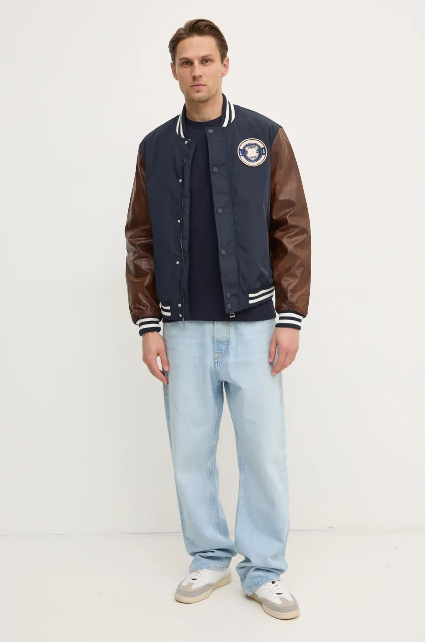 Куртка-бомбер Guess VARSITY мужская цвет синий переходная oversize M5RL19 WGU82 Куртка-бомбер Guess VARSITY мужская цвет синий переходная oversize M5RL19 WGU82