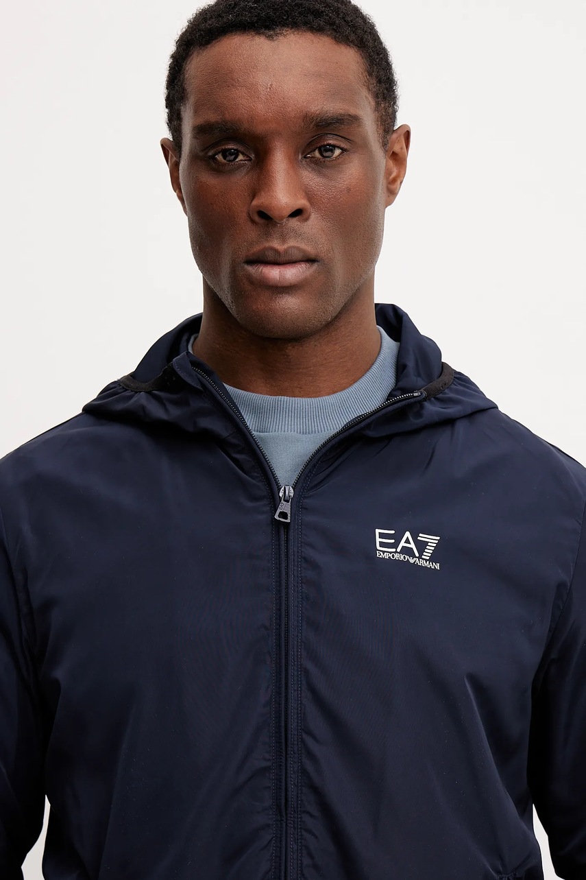 Куртка EA7 Emporio Armani колір синій перехідна PNGRZ.8NPB22 